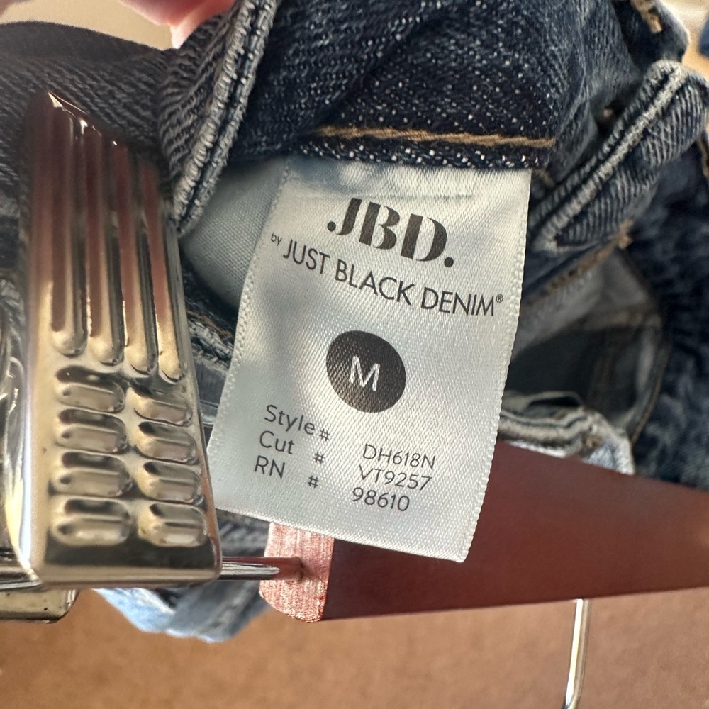 High Rise Cut-Off Short - Picture 4 of 4